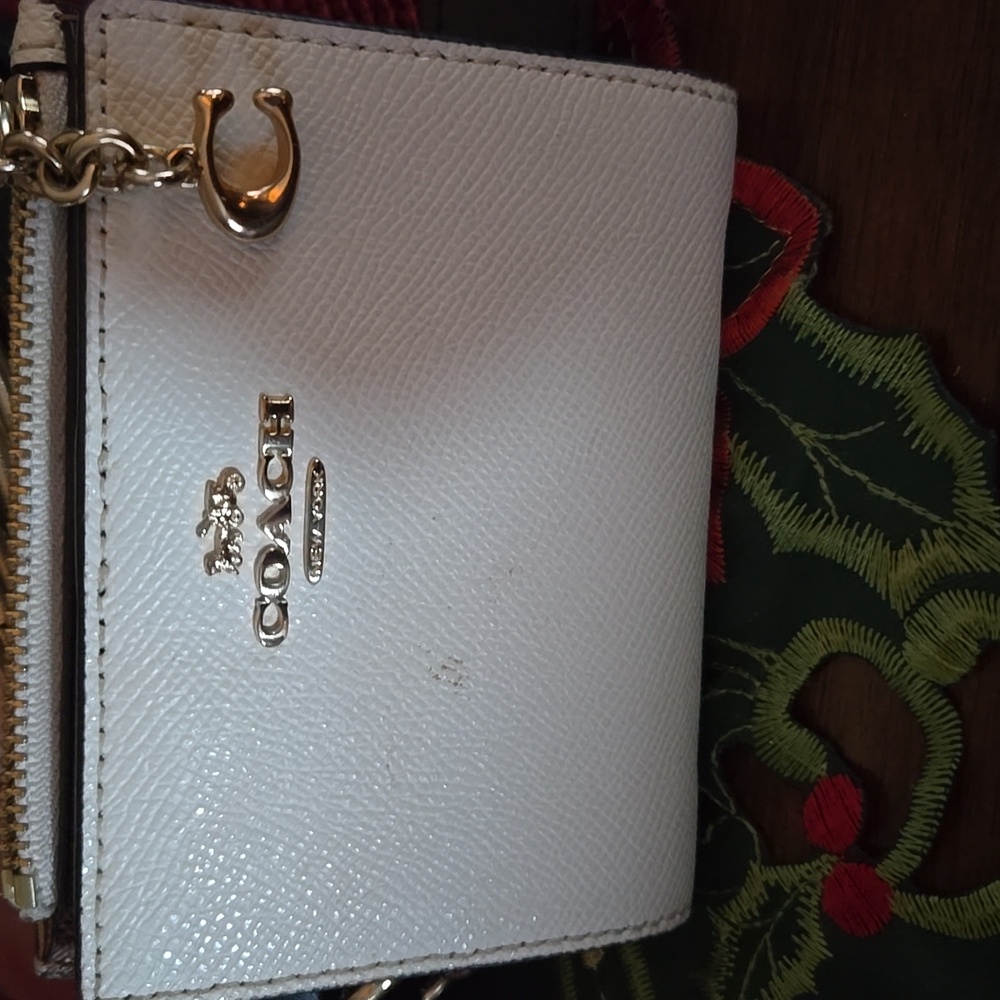 Cream And Brown A Leather Wallet with Gold Zipper - Picture 2 of 4